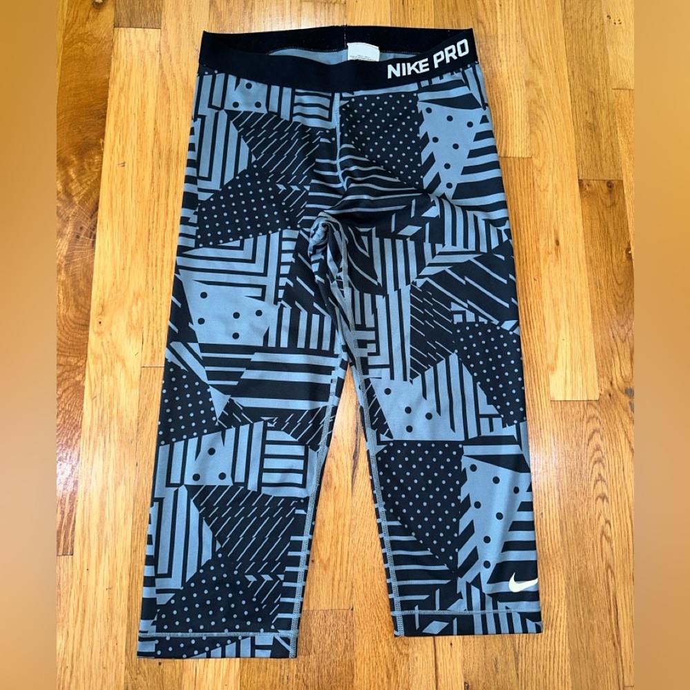 Nike Pro Leggings Dri Fit Compression Yoga Capri